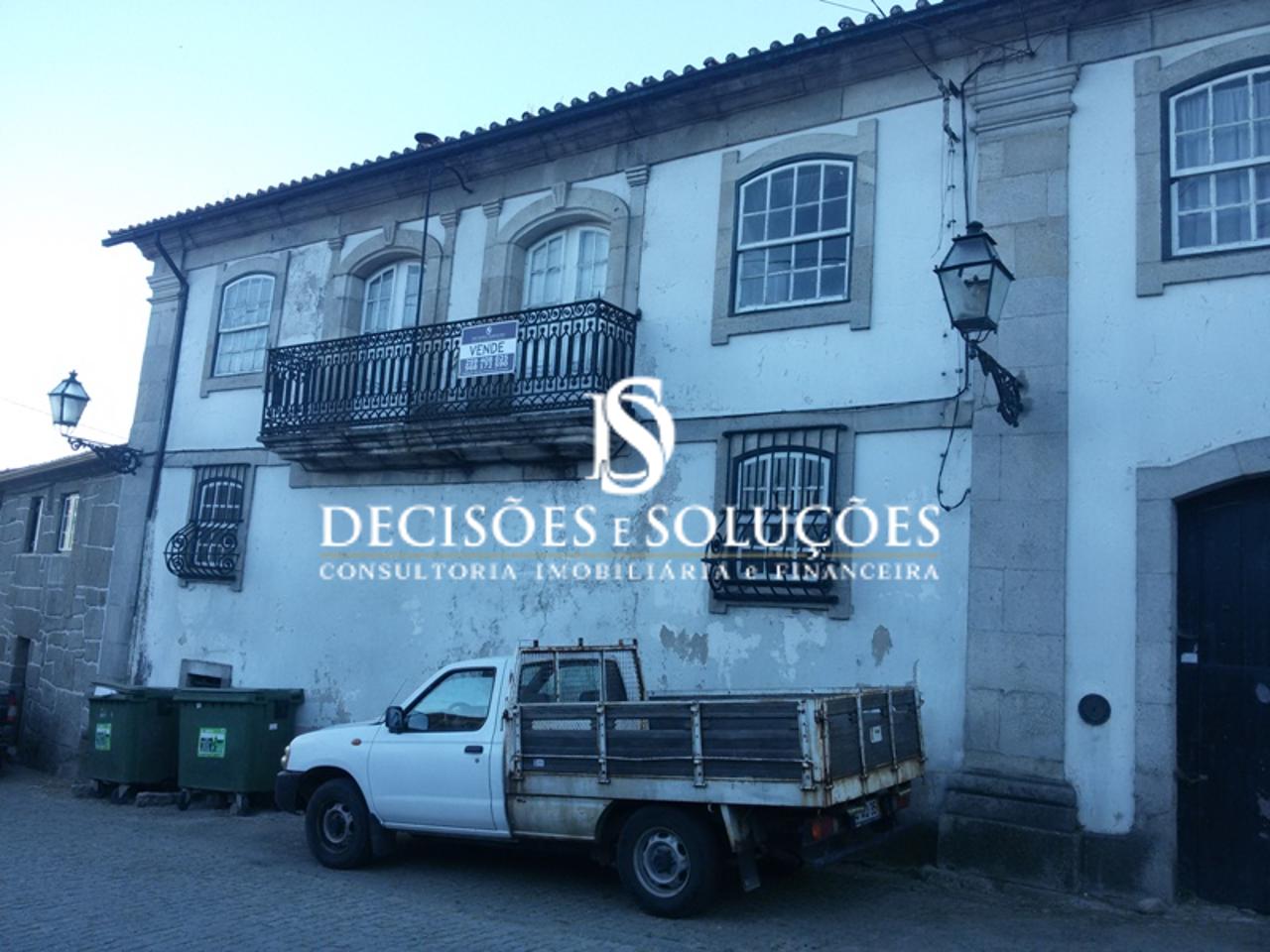 Moradia para Restaurar T5